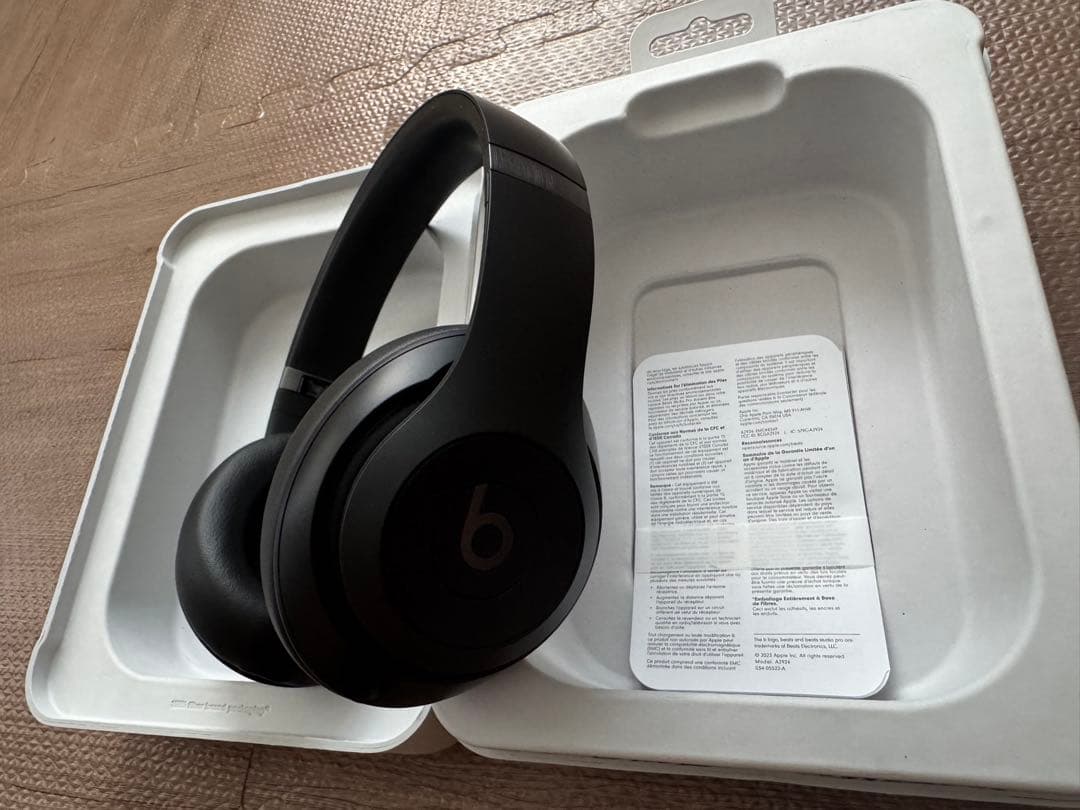 Beats ワイヤレスヘッドホン ブラック　studio pro