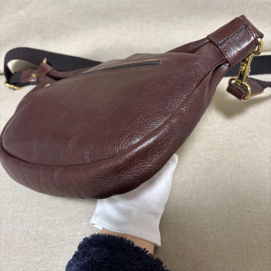 未使用級、正規保証★イルビゾンテ★クロスボディバッグ2way定価74,800円