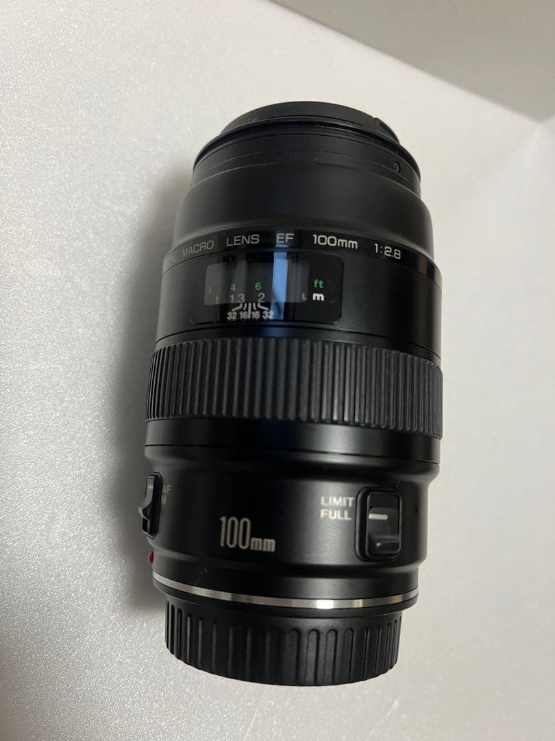 Canon EF 100mm f/2.8 マクロレンズ