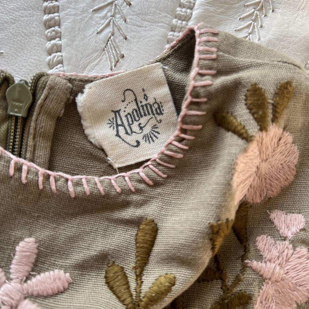 Apolina 刺繍入りロンパース L 18~24M