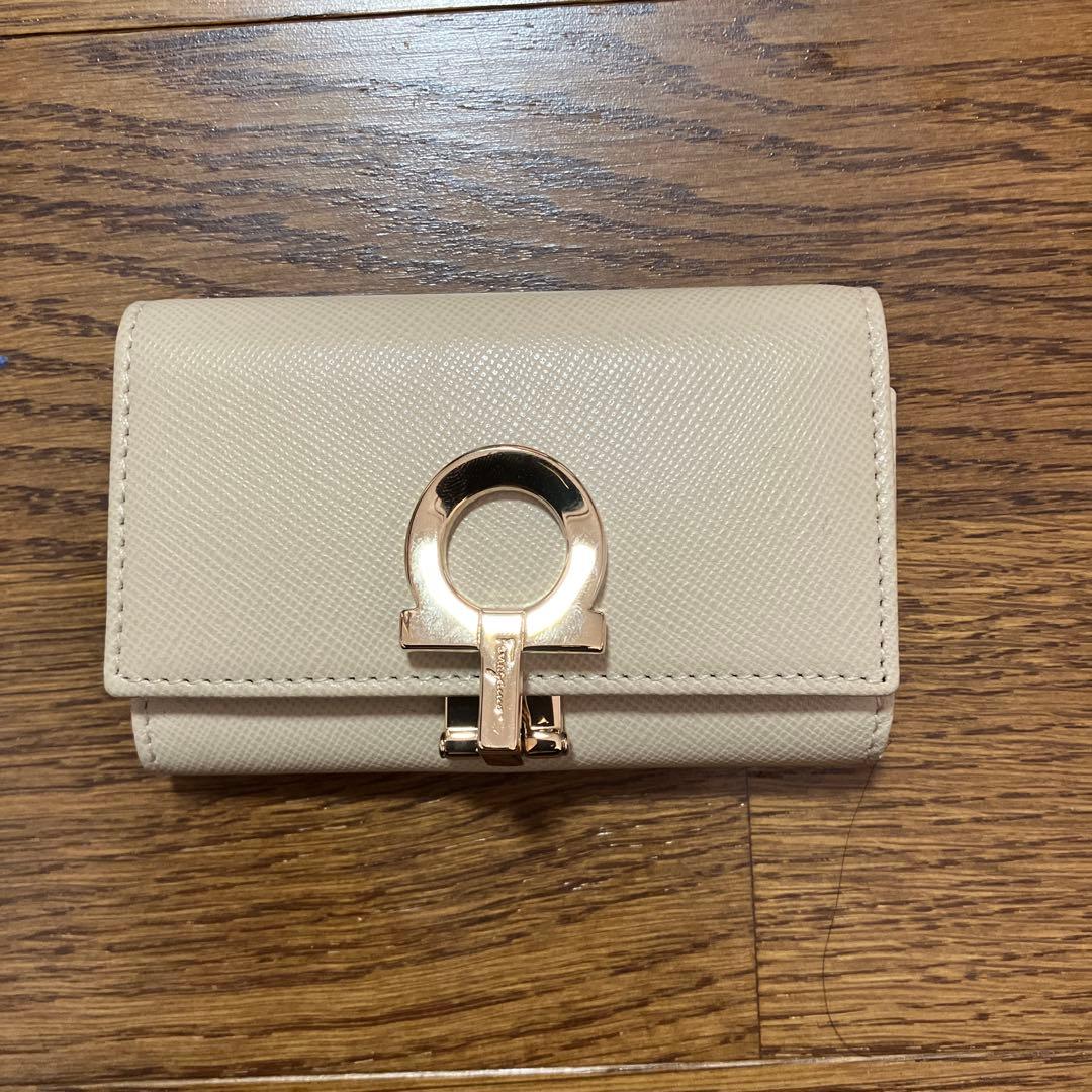 フェラガモ　キーケース