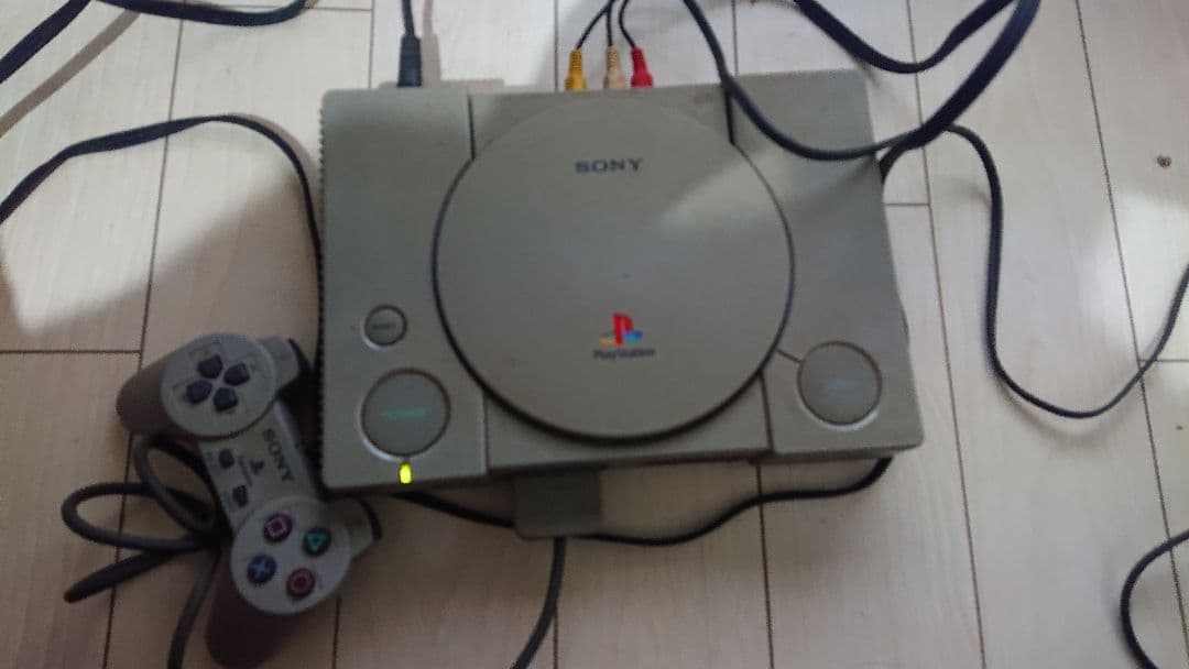 プレステ本体+ジョイスティック×2と専用コントローラ2個