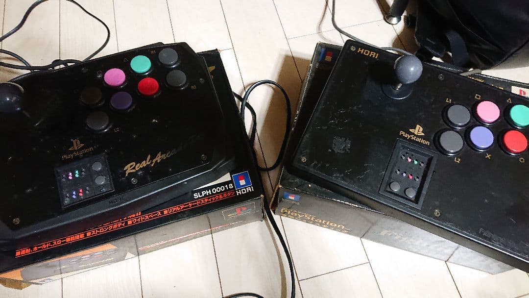 プレステ本体+ジョイスティック×2と専用コントローラ2個