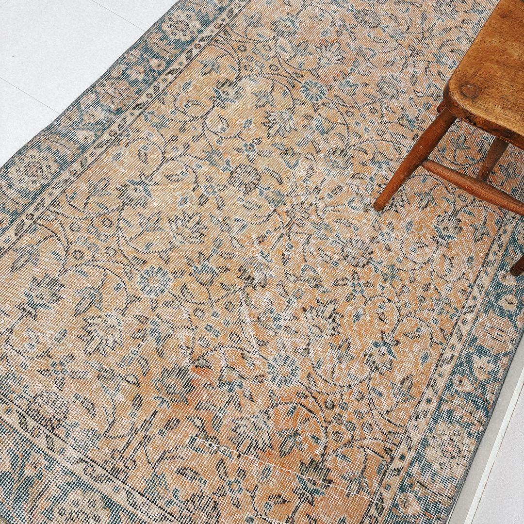 トルコ　ヴィンテージ ラグ オレンジ　ブルー　フローラル