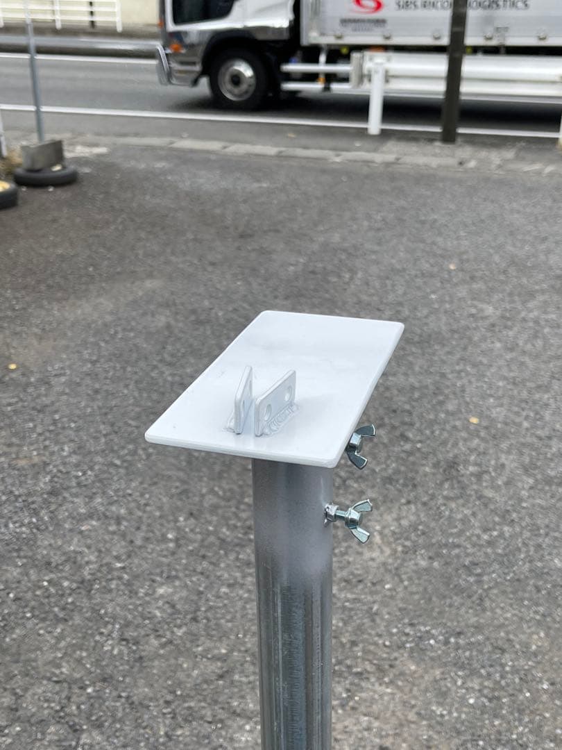 記念撮影スマホスタンド　スマホを載せるだけで角度調整可能