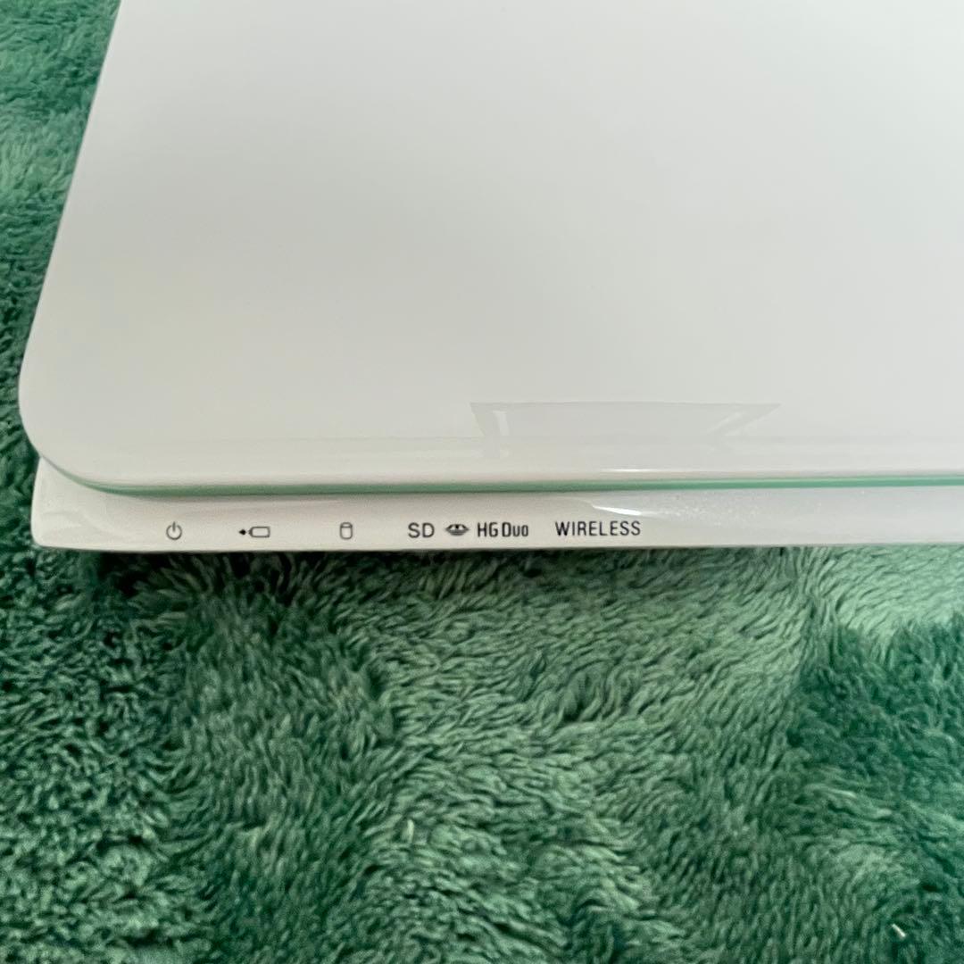 SONY VAIO Eシリーズ　SVE14A28CJW ホワイト×ブルー