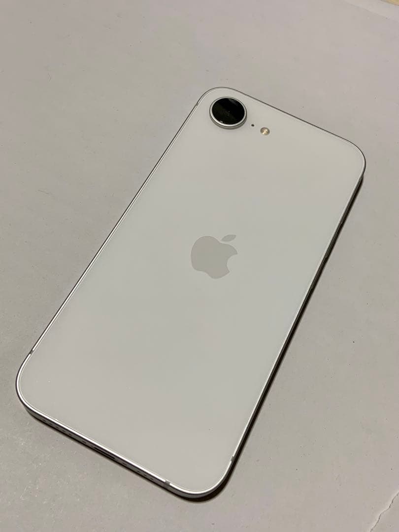 Apple iPhone 16 e ホワイト 本体 SIMフリー