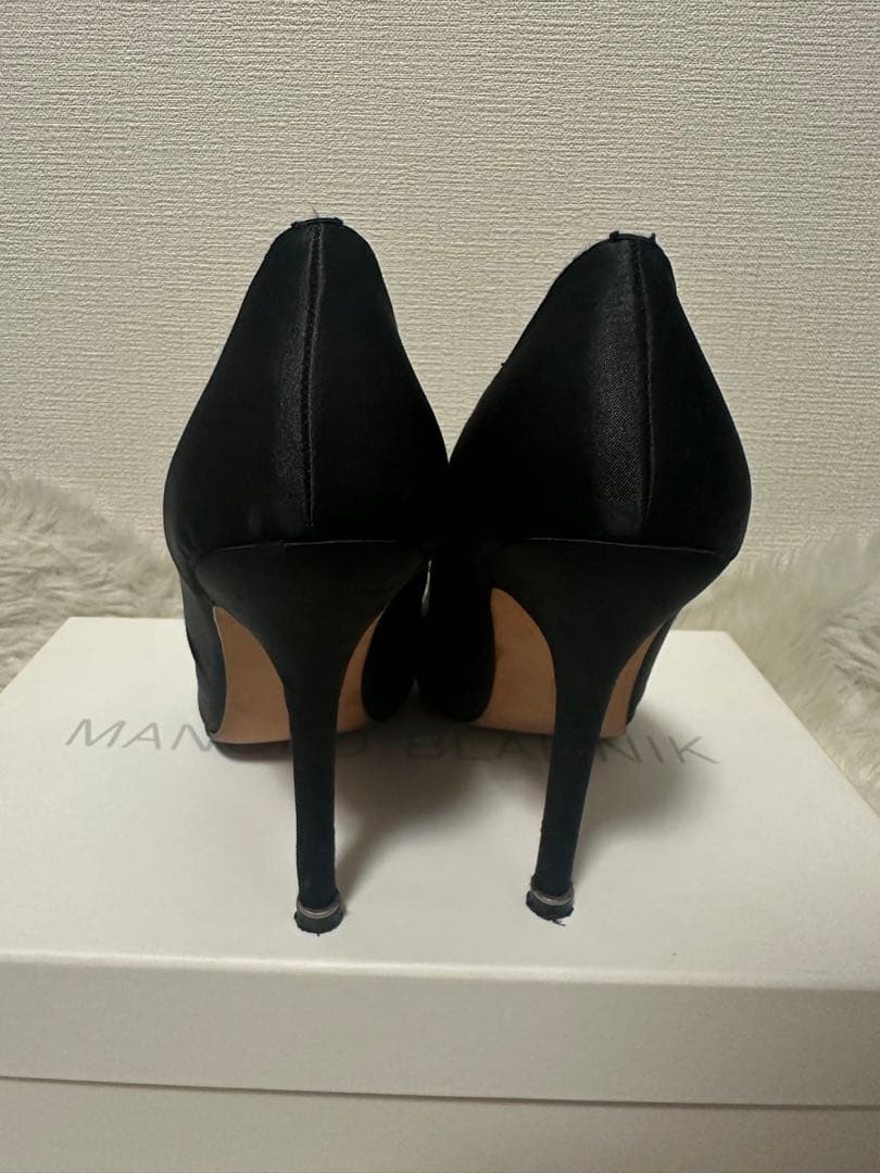 マノロブラニク MANOLO BLAHNIK ハンギシ　37