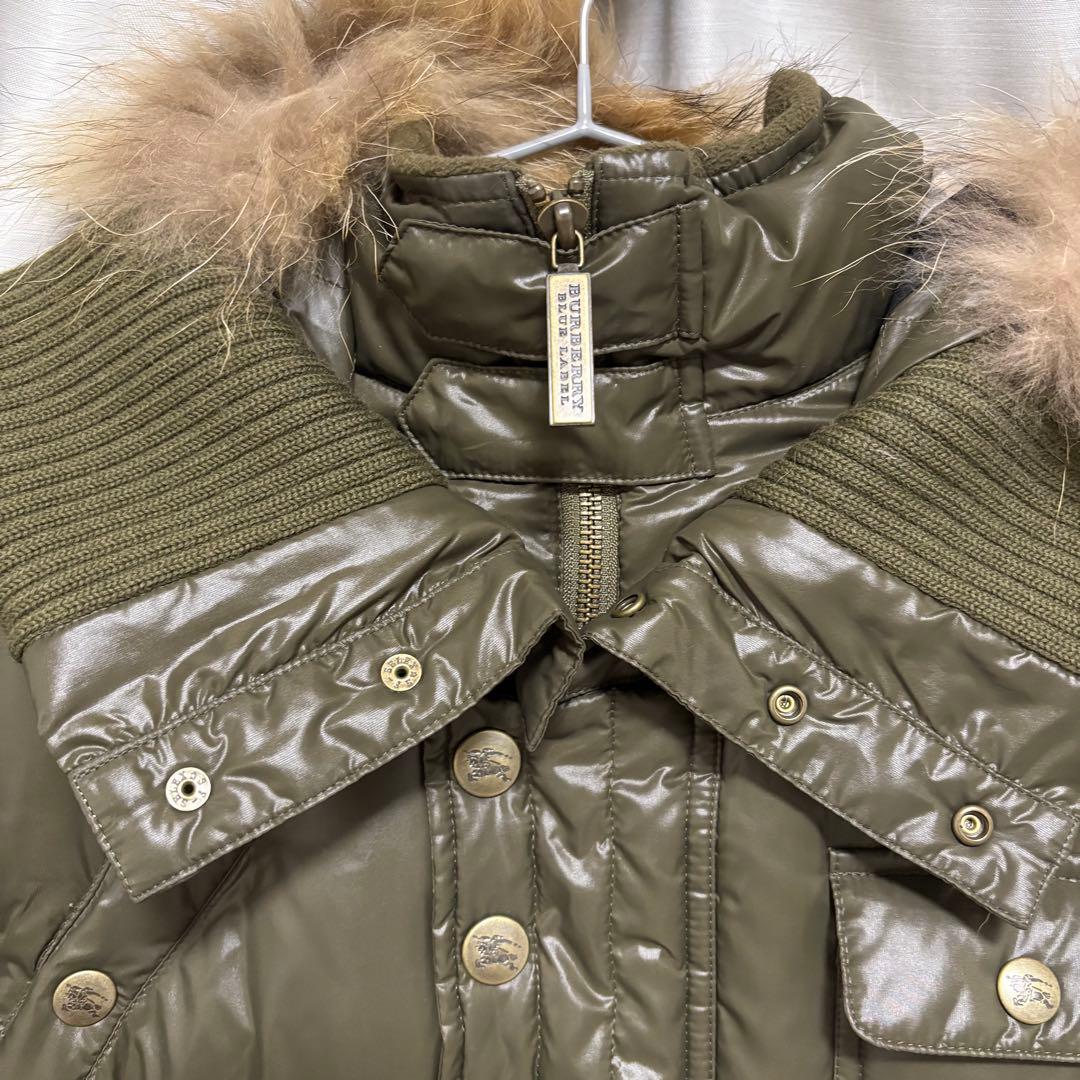バーバリーブルーレーベル　ダウンコート　カーキ　刺繍ロゴ　40