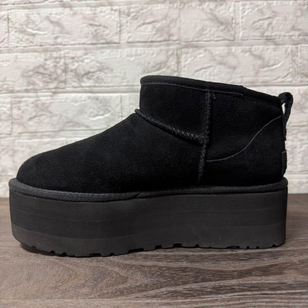 UGG クラシックウルトラミニプラットフォーム 黒 24cm