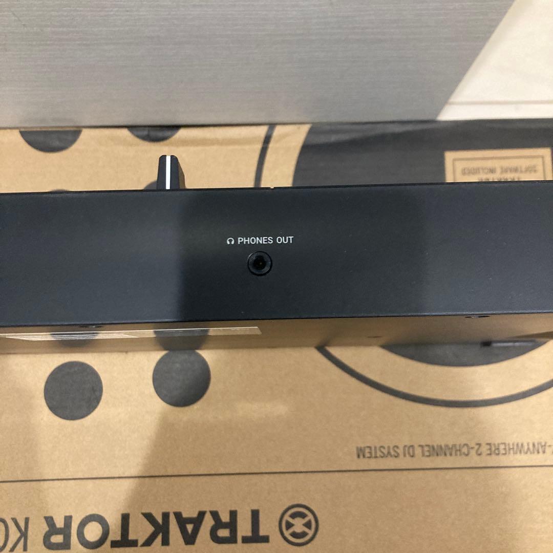 TRAKTOR KONTROL S2 MK3 DJコントローラー