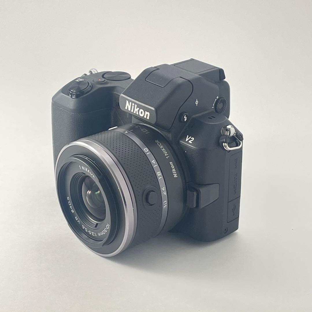 【美品・返品保証】Nikon V2 ブラック 標準レンズキット