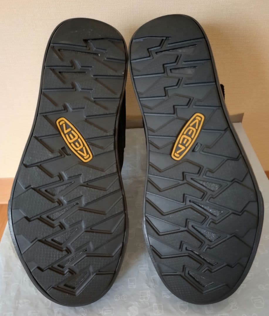 【美品】KEEN ウィメンズ フッドロメオ ミニブーツ ブラック