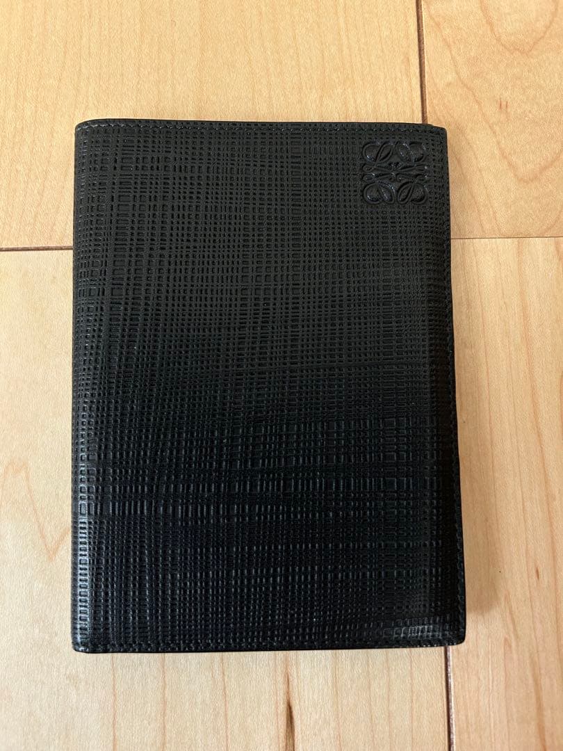 LOEWE ブラック パスポートケース