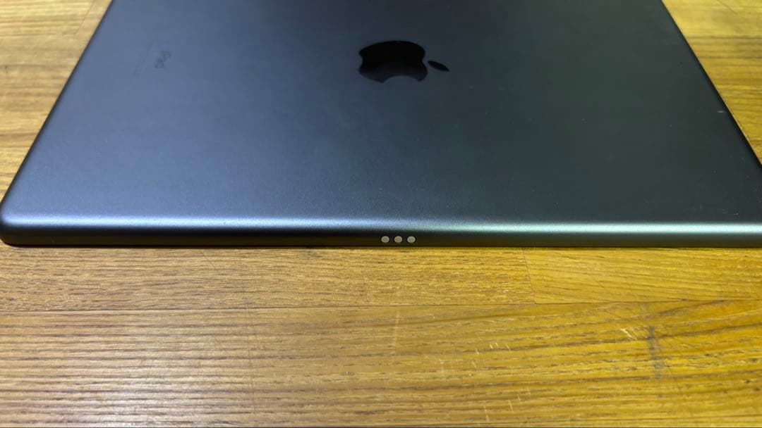 Apple iPad（第9世代 - 2021年製）本体のみ （画面に傷あり）