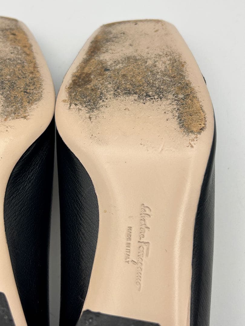 美品 サルバトーレ フェラガモ ストーン付 ブラック パンプス サイズ6 1/2