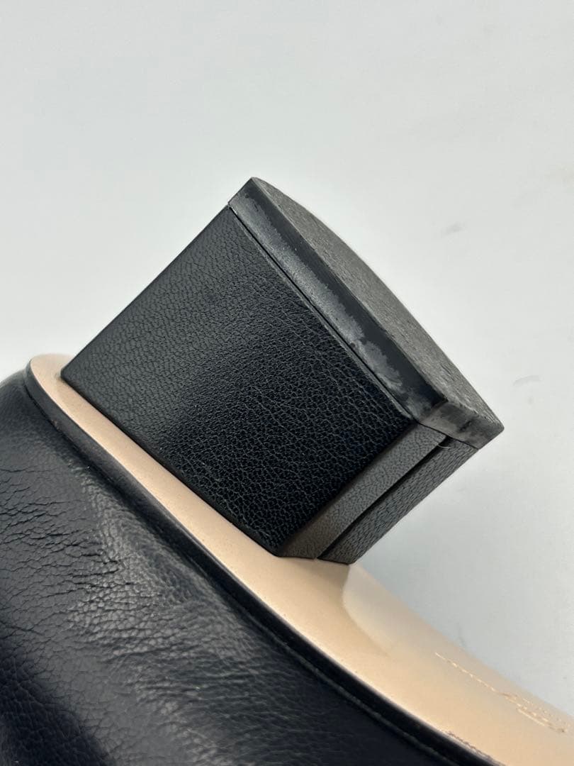 美品 サルバトーレ フェラガモ ストーン付 ブラック パンプス サイズ6 1/2