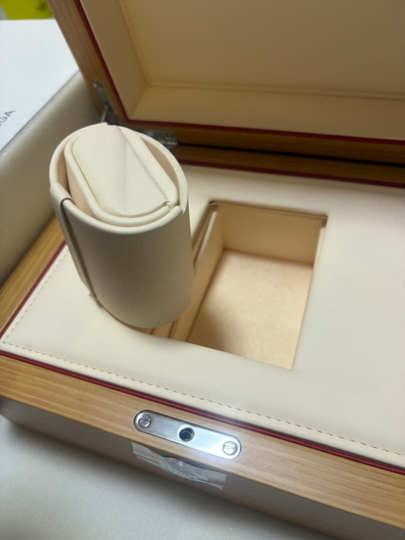 OMEGA 木製時計ボックス