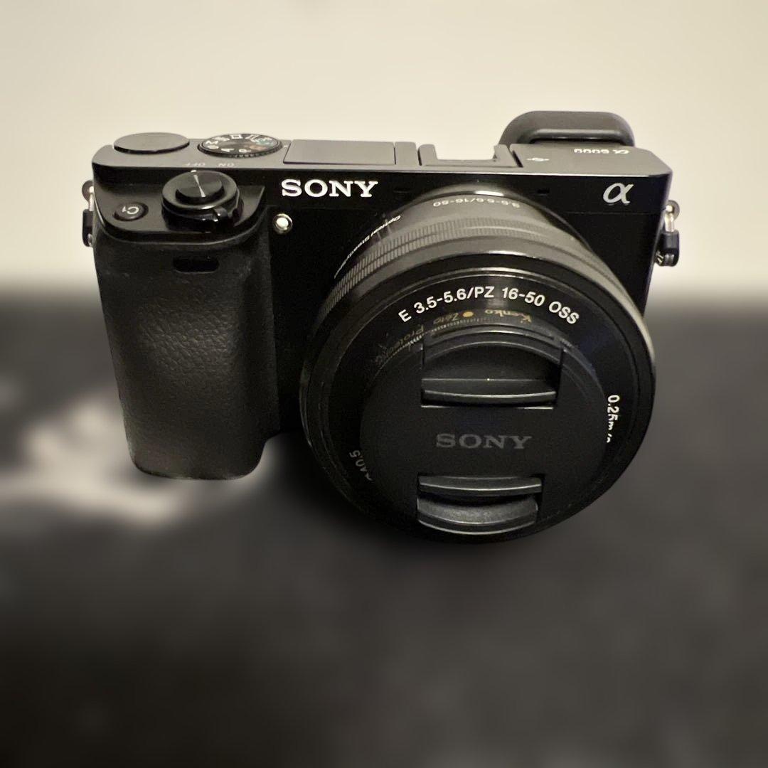 【みゆ】α6000 レンズキット（ILCE-6000）ミラーレス一眼カメラ