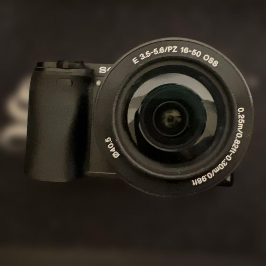 【みゆ】α6000 レンズキット（ILCE-6000）ミラーレス一眼カメラ