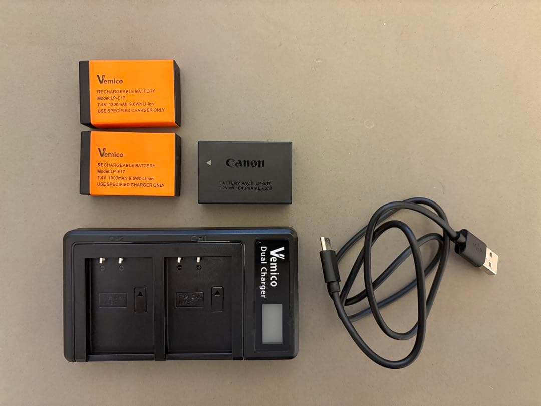 【ケース+予備バッテリー付】Canon EOS KissX9iダブルレンズキット