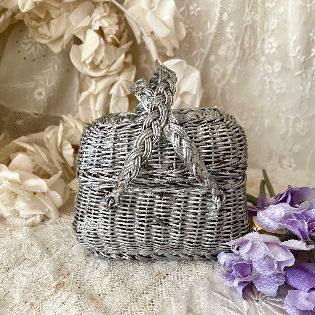 ドールパニエ　銀色　シルバーフランスアンティーク 人形用 ミニカゴ 籠 かご