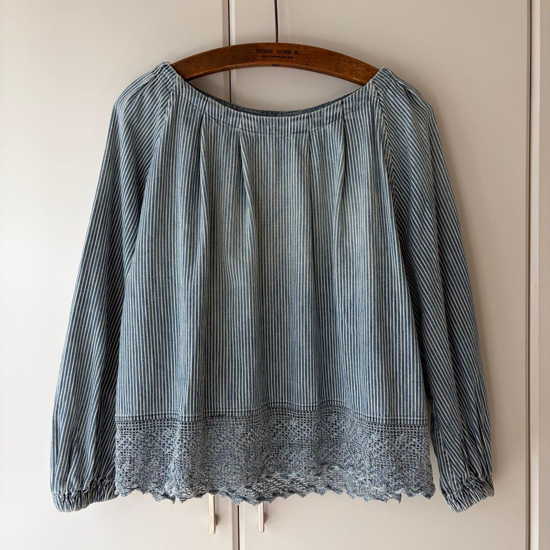 45R 45プチデニム✕レースのタックブラウス（加工）　ヒッコリー淡　52800