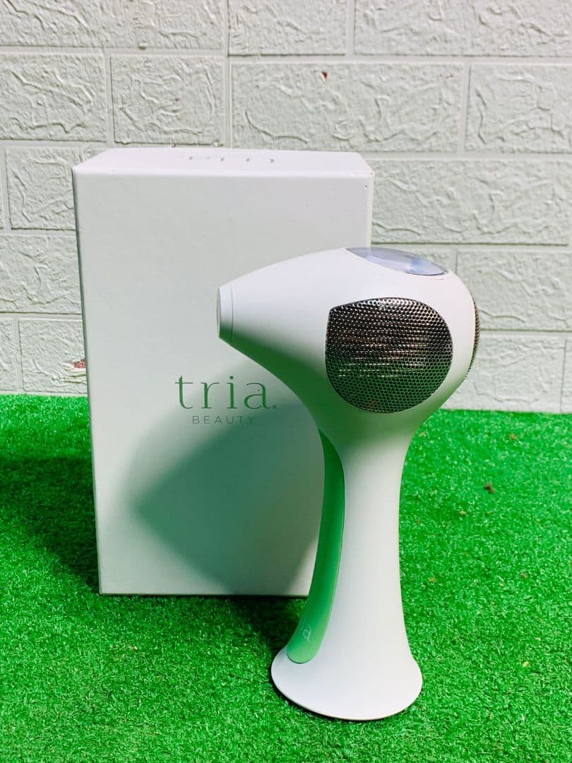 トリア美顔レーザー美顔器（充電器付き）LHR 4.0