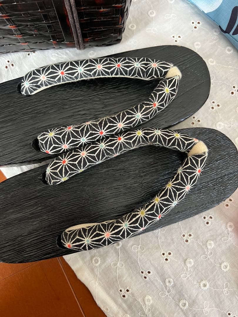 新品未使用　浴衣、帯セット　中古カゴバッグ、下駄、半幅帯2本添え