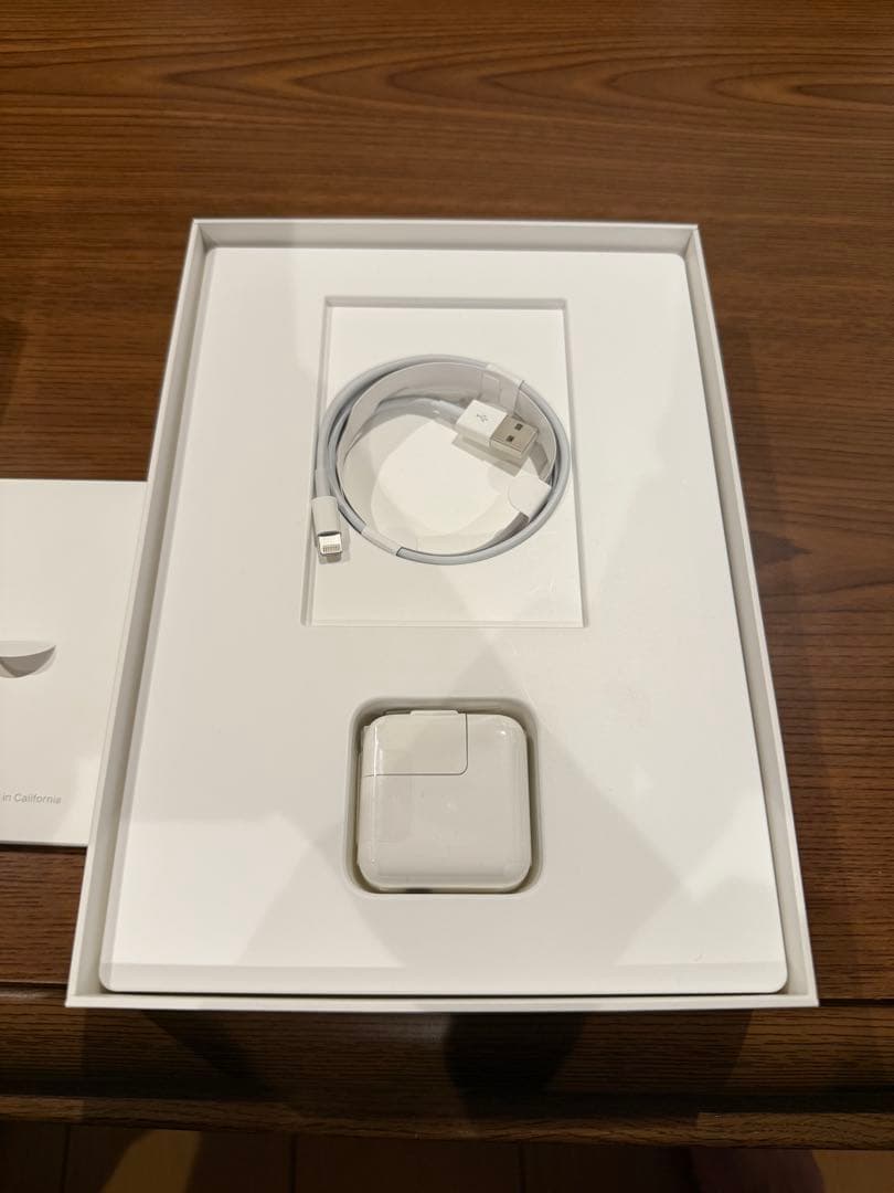 ゆの様iPad 第５世代 ゴールド　128GB