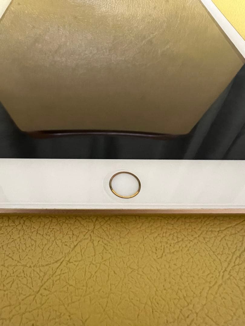 ゆの様iPad 第５世代 ゴールド　128GB