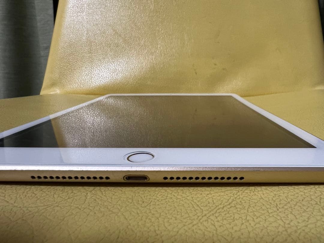 ゆの様iPad 第５世代 ゴールド　128GB