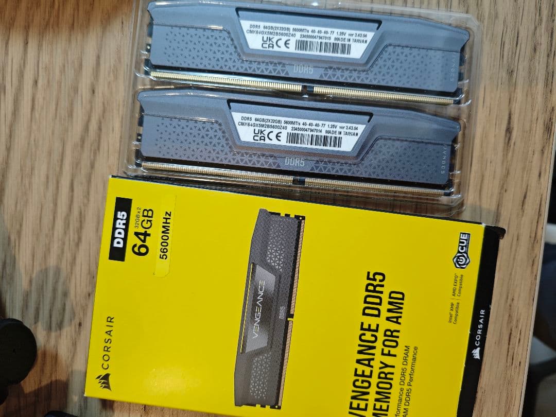 メモリー CORSAIR VENGEANCE DDR5 5600 64GB