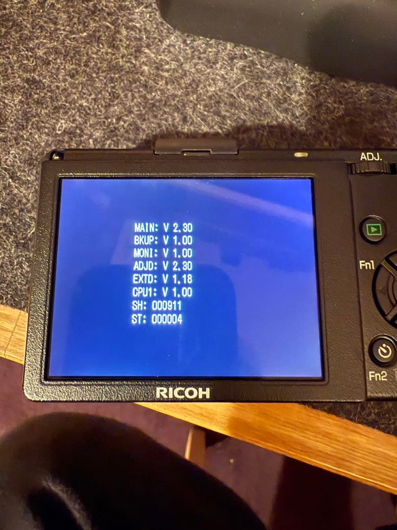 【ショット数911回】 RICOH GR DIGITAL III + GC-4