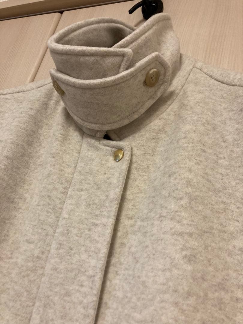 グリーンレーベルリラクシング　エリートライトコート　オフホワイト　Mサイズ