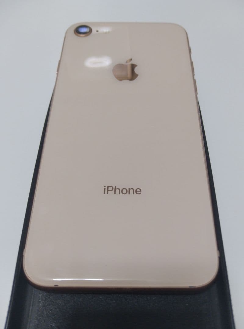 iphone8 64g ゴールド