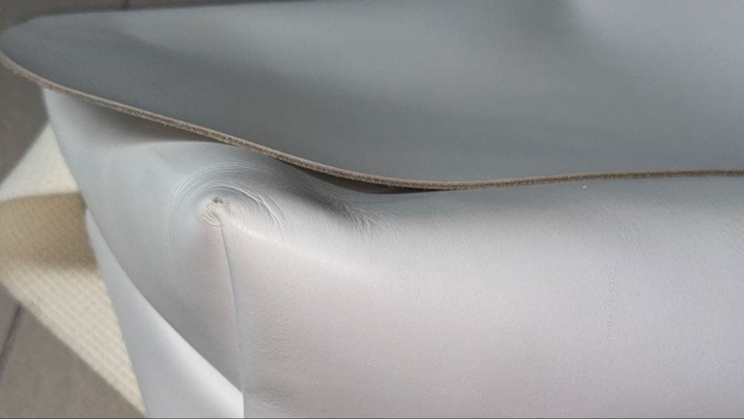 希少ホワイト　Uni&co ユニアンドコー　メッセンジャーバッグ