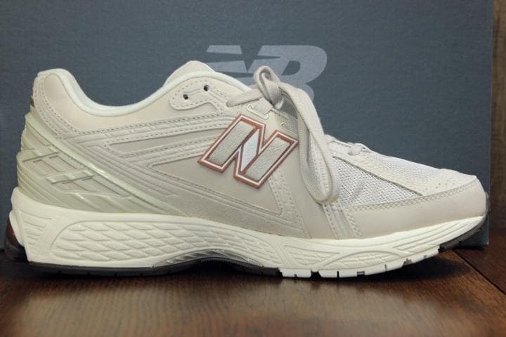 UA別注 New Balance ニューバランス M1906RFT スニーカー