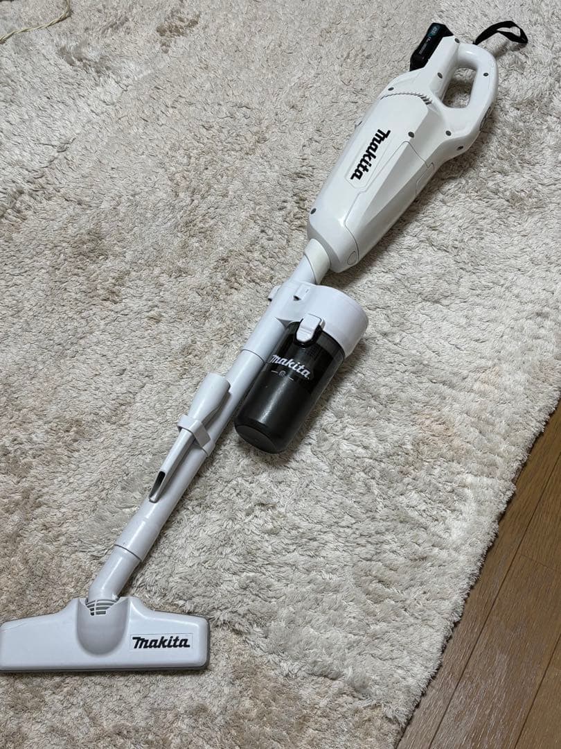 【バッテリー2個】マキタ CL107FDサイクロンクリーナー、スタンド付き