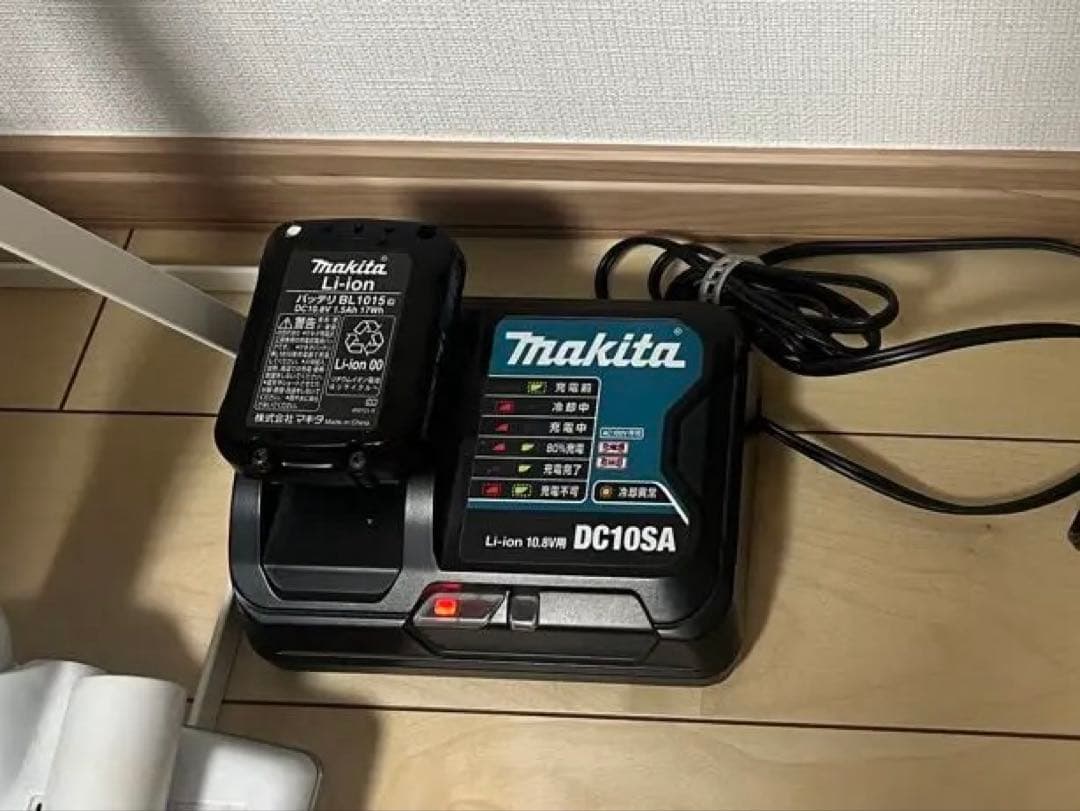 Makita スティッククリーナー本体 バッテリー付き CL107FD