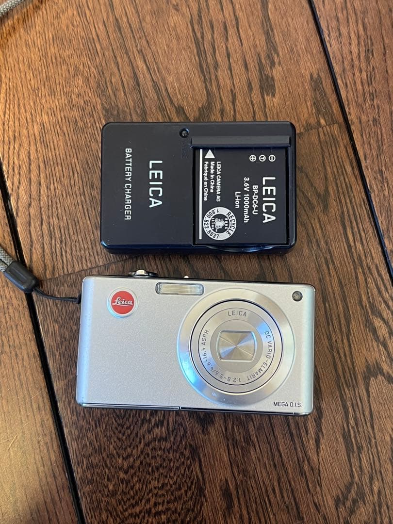 LEICA C-LUX2 : コンパクトデジタルカメラ 本体と充電器付き