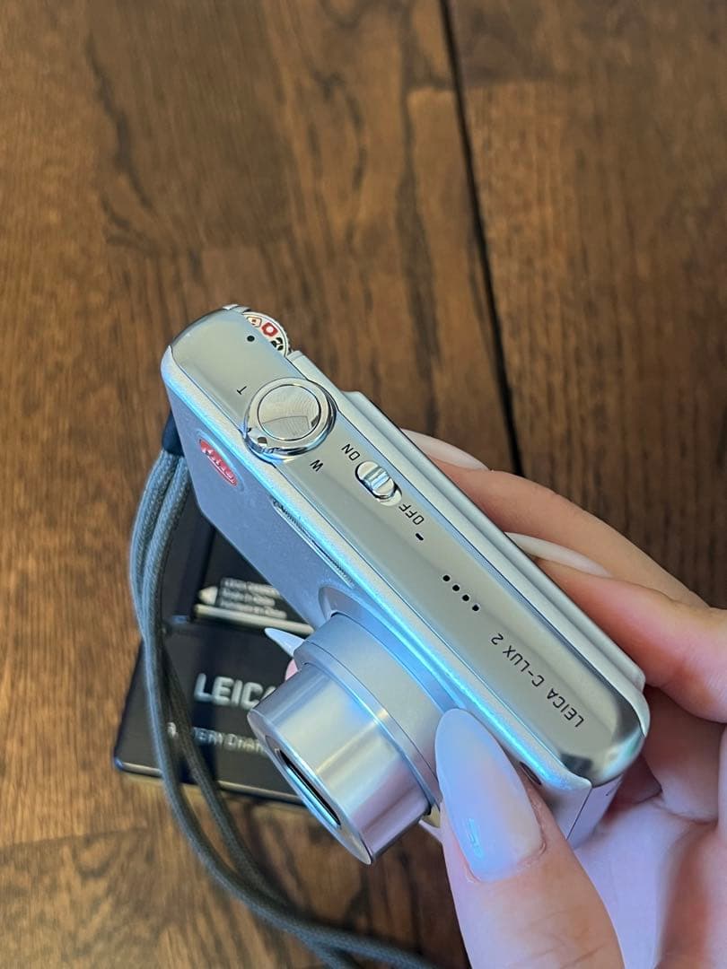 LEICA C-LUX2 : コンパクトデジタルカメラ 本体と充電器付き