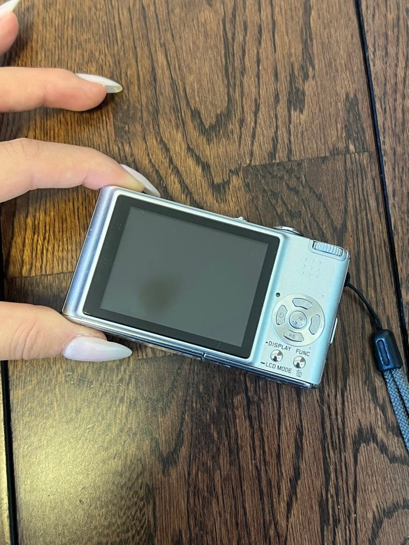 LEICA C-LUX2 : コンパクトデジタルカメラ 本体と充電器付き