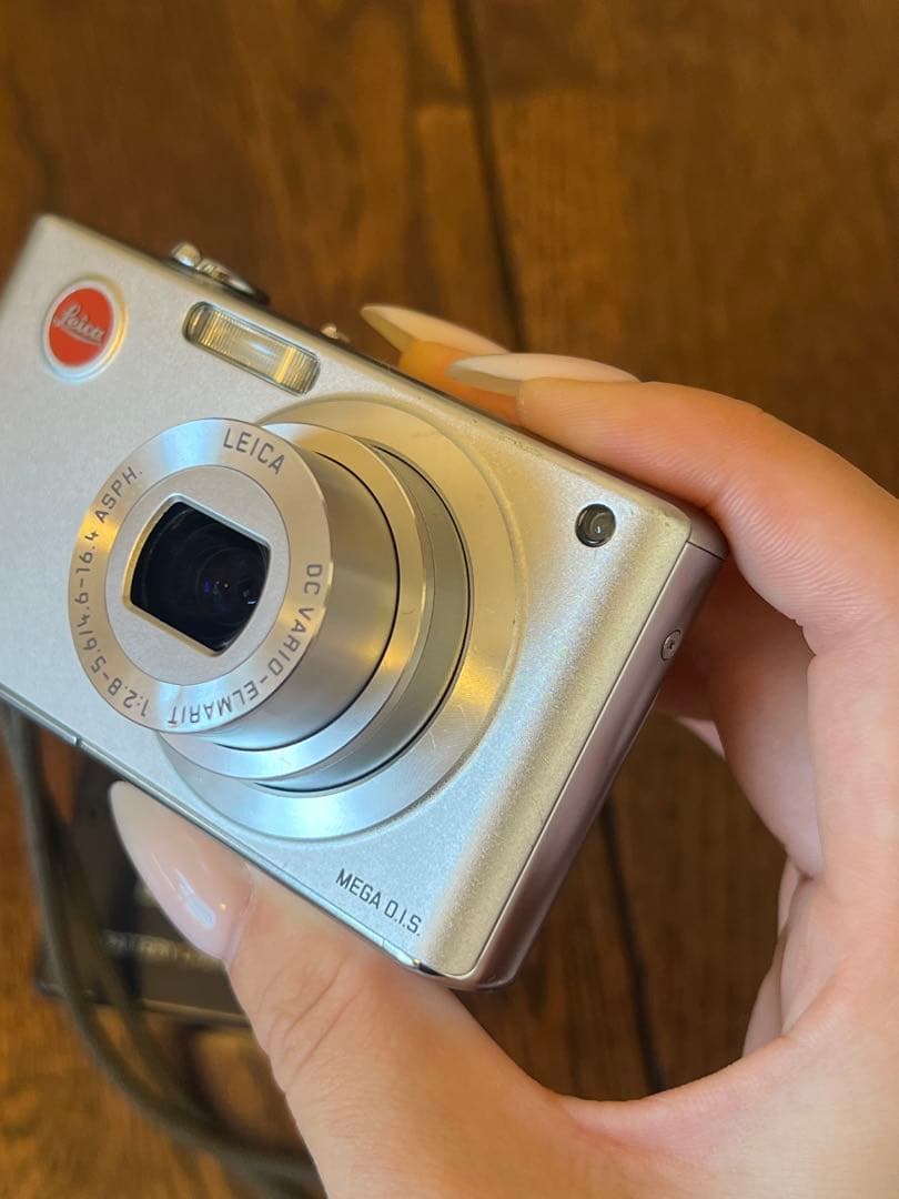 LEICA C-LUX2 : コンパクトデジタルカメラ 本体と充電器付き