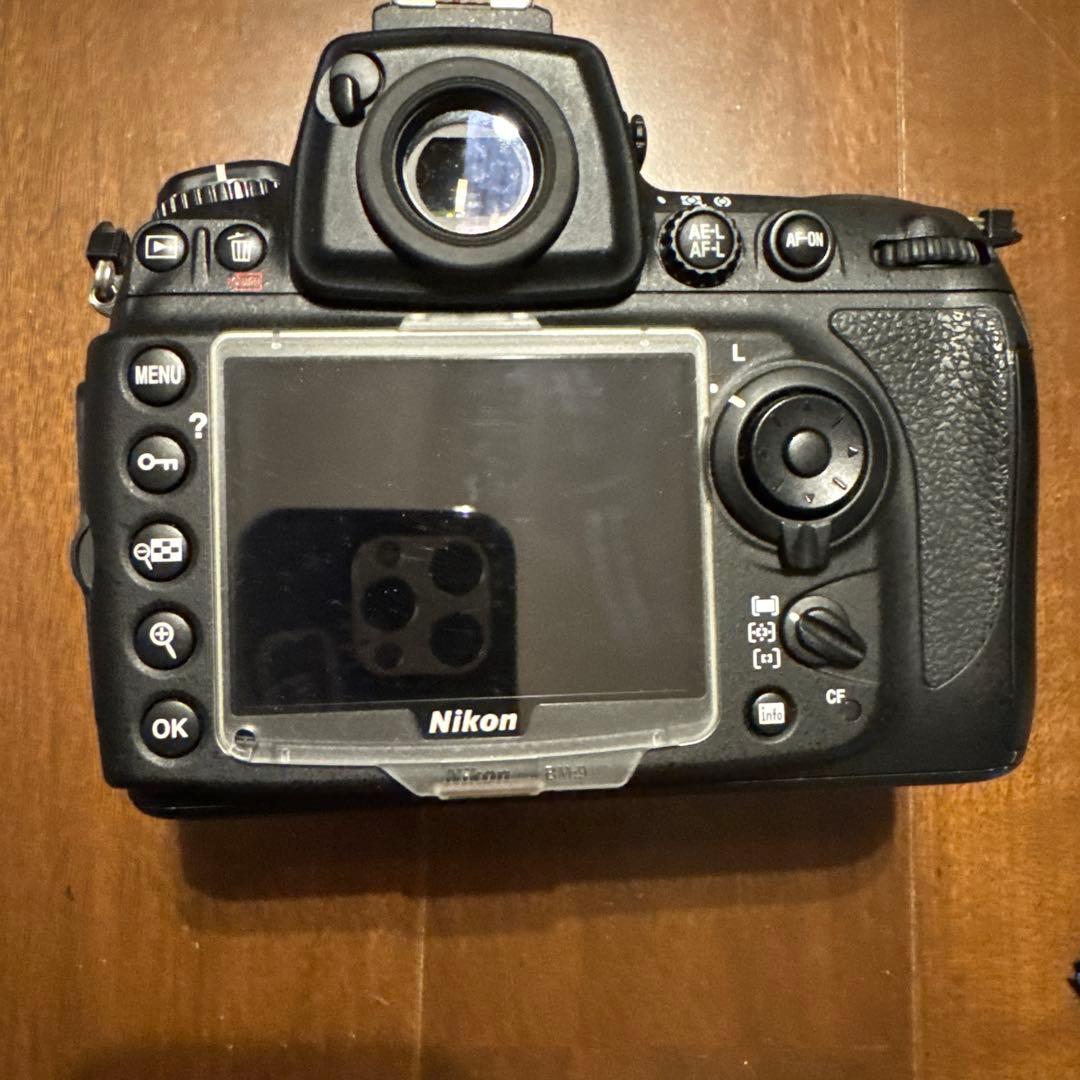 『Nikon D700』 非常に良い状態 キズや汚れは無し 動作確認済み