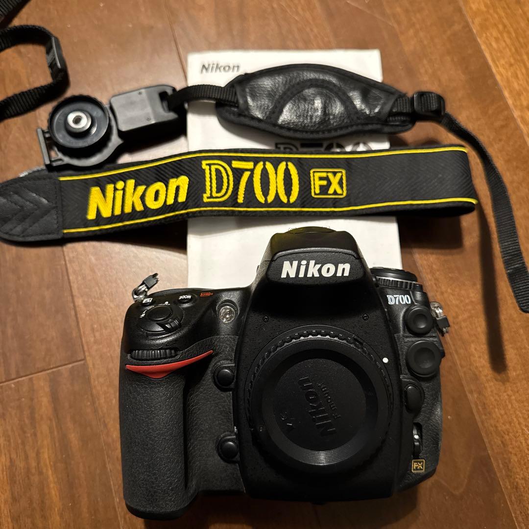 『Nikon D700』 非常に良い状態 キズや汚れは無し 動作確認済み