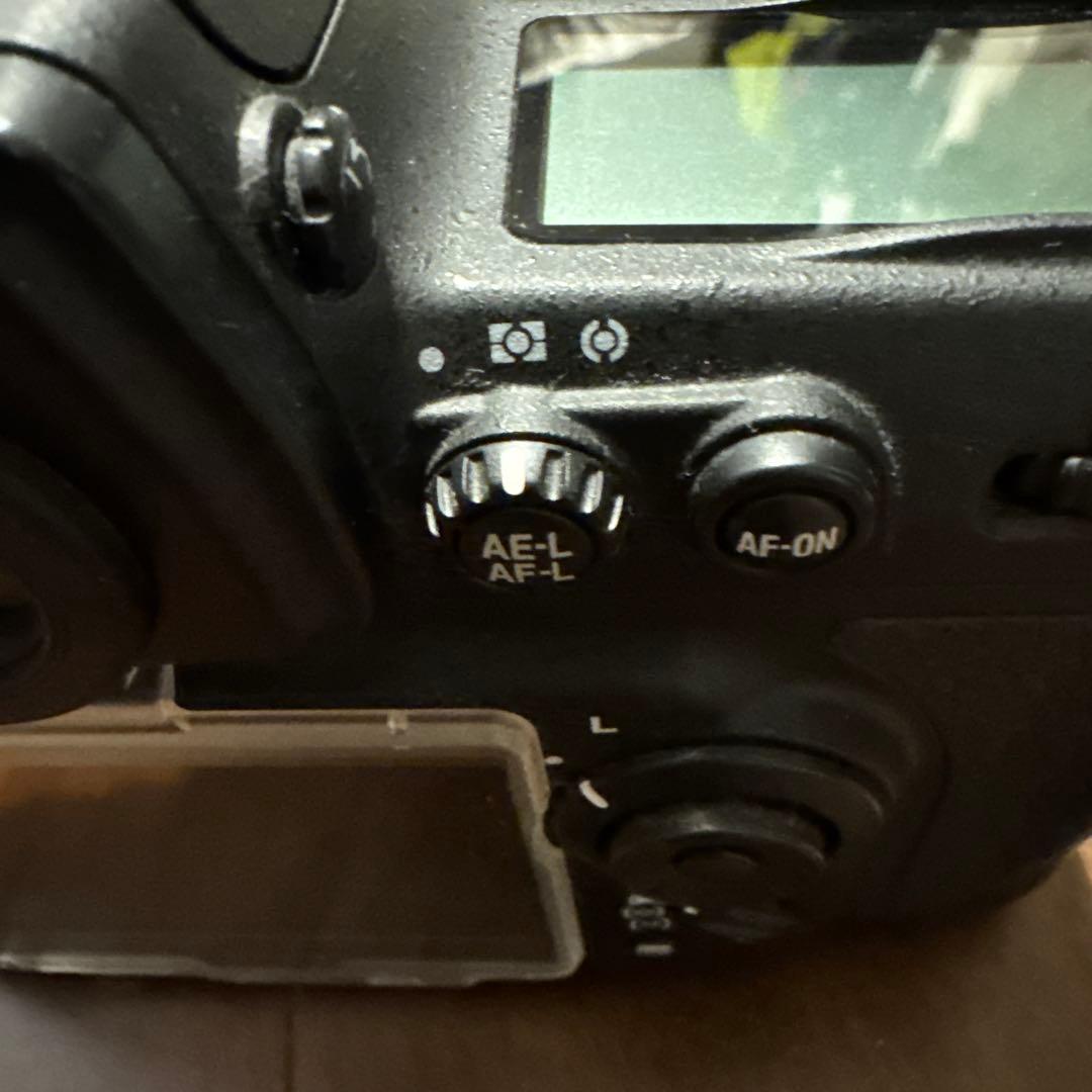 『Nikon D700』 非常に良い状態 キズや汚れは無し 動作確認済み