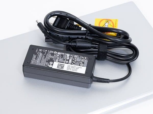 Windowsノート本体 DELL inspiron 13 7300