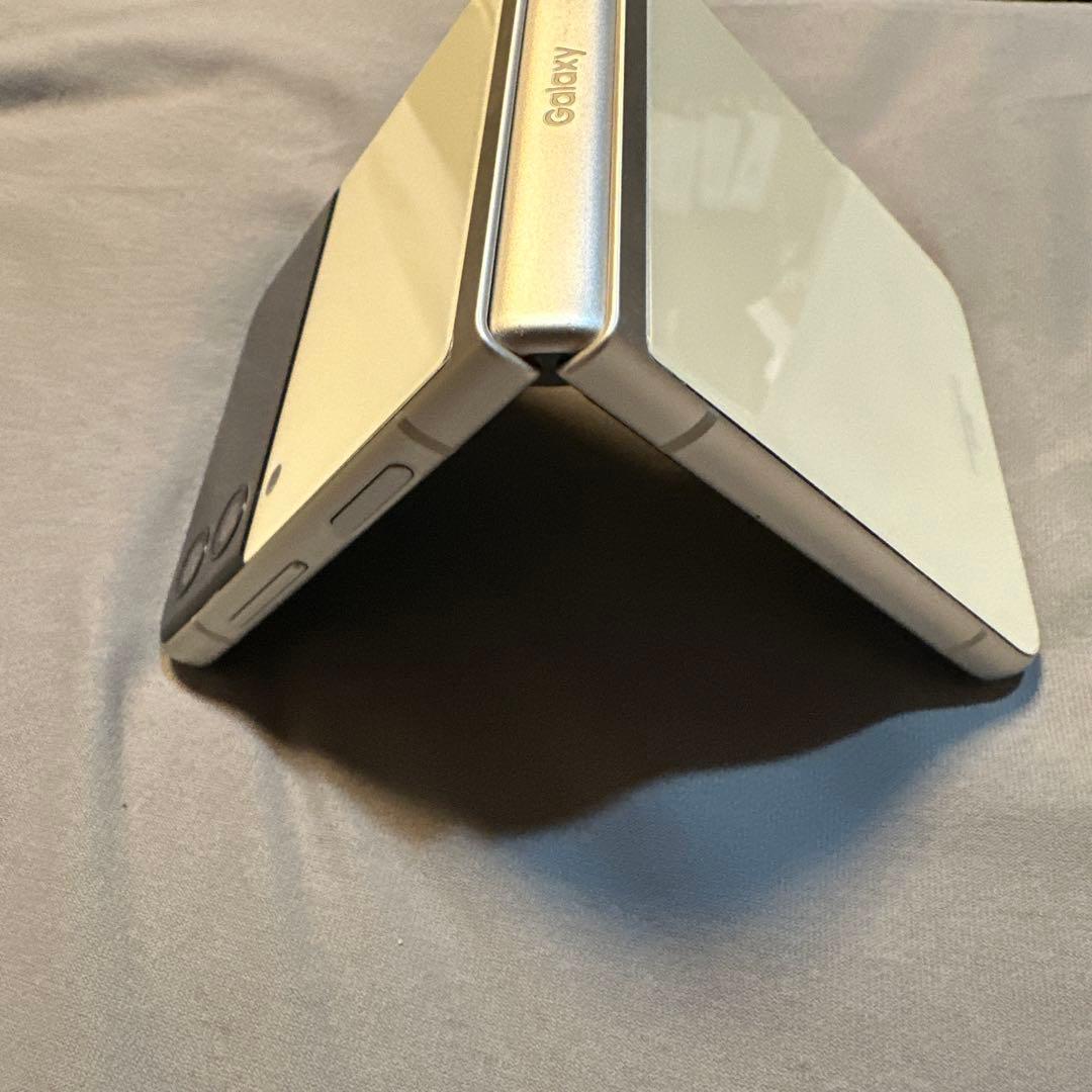 Galaxy Z Flip3 SC-54B 128GB SiMフリー ジャンク