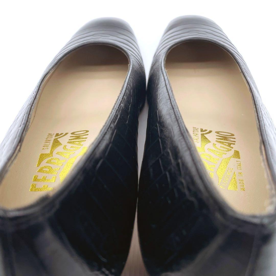 未使用品 Salvatore Ferragamo 黒 クロコ型押し